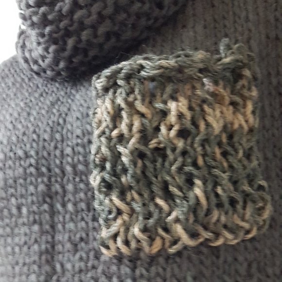 Wool winter set, Army Green , sweater and matching hat, hand knitted, 100% wool - Picture 12 of 14